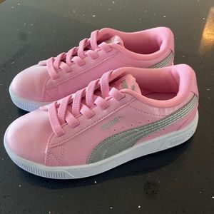 LIKE NEW! PUMA Kids' Vikky V3 Glitz “Prism Pink” Sneaker